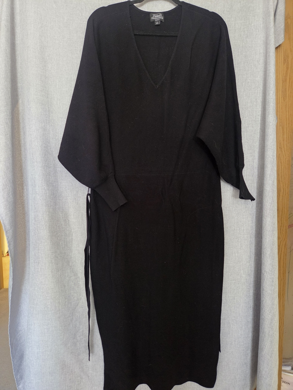Abbott Elementary - Black V-Neck Long Sleeve Knit Dress - L